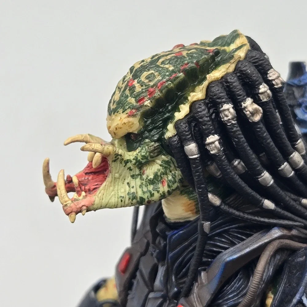 NECA Fugitive Predator Action Figure 8